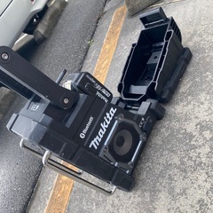 Makita マキタ 充電式ラジオ MR300 18V 6.0Ah バッテリー1個付き の画像
