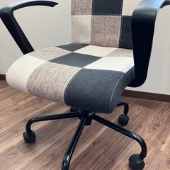 肘掛け付椅子4脚セットの画像