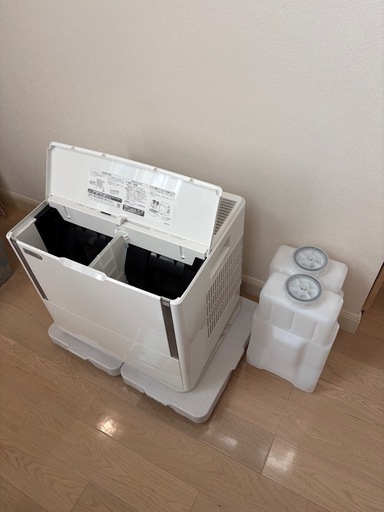 ダイニチ　加湿器　　HD-244