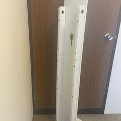 掃除機スタンド ラック 木製 白の画像