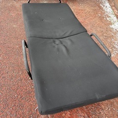 明日まで人気商品折り畳みベッド金属フォームの画像