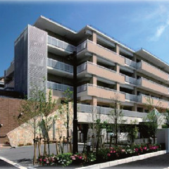 介護職／忙しすぎる介護から卒業！手厚い人員体制！年間休日120日！の画像