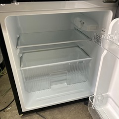 Comfeeノンフロン冷凍冷蔵庫「RCT90BL(E)」の画像