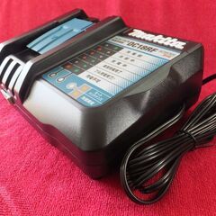 ★【引き取り限定～早いもの勝ち！】新品未使用★＜新品未使用・即決＞Makita マキタ 純正充電器【DC18RF】 USB端子付★の画像