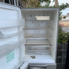 冷蔵庫　キャンプテント　ビデオラックの画像