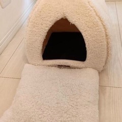 ドーム型ペットベッド　ホワイトの画像