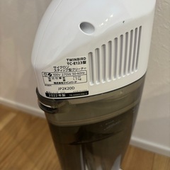 ツインバード コード式掃除機の画像
