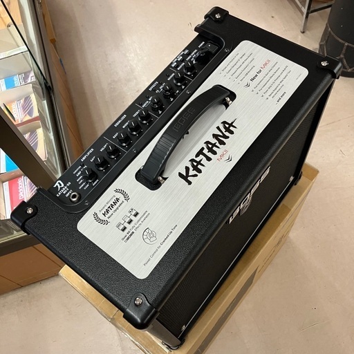BOSS 刀 KATANA-50 MK II  ほぼ未使用中古品!