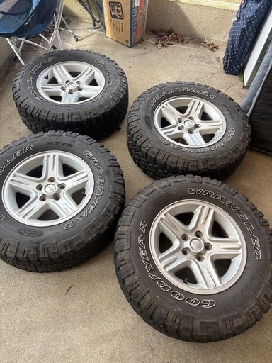   Jeep純正ホイール＋GOODYEAR MTタイヤ 4本セット ※1本ホイール難あり／引き取り限定 