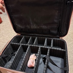 大容量 メイクボックス／コスメ収納ケース ピンク（仕切り調整可）の画像