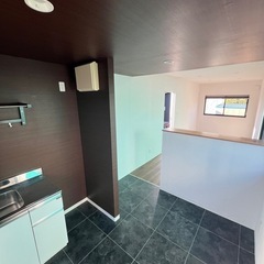 【岐阜・移動可】超美品！40フィート高級トレーラーハウス（事務所・住居・店舗に）レンタルの画像