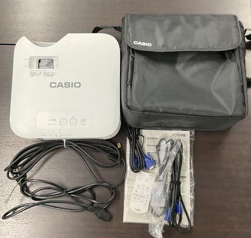 CASIO カシオ XJ-V100W プロジェクター 使用時間1790時間 リモコン付き 手さげ付き 3000ルーメン 通電確認済