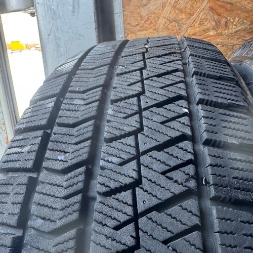 バリ山　BRIDGESTONE ブリヂストン　ブリジストン　VRX2 215/60R16 スタッドレス　タイヤ　2023年製　16インチ