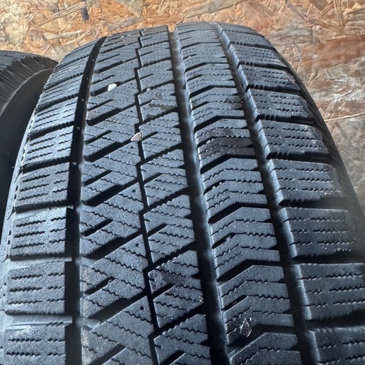 バリ山　BRIDGESTONE ブリヂストン　ブリジストン　VRX2 215/60R16 スタッドレス　タイヤ　2023年製　16インチ