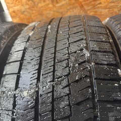 バリ山　BRIDGESTONE ブリヂストン　ブリジストン　VRX2 235/50R18 スタッドレス　タイヤ　2020年製　18インチの画像