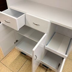 《リユースマン倉敷》キッチンボード ホワイト 中 食器棚の画像