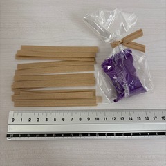 ラッピング用の紙ヒモとタグ12枚＋12本の画像