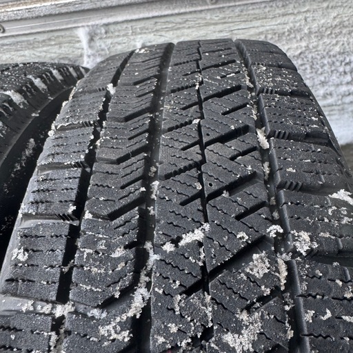 アルミ付き　BRIDGESTONE VRX2 155/65R14 スタッドレス　タイヤ　2021年製　14インチ