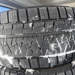 バリ山　ピレリ　255/40R18 スタッドレス　タイヤ　2019年製　18インチの画像