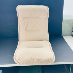 リクライニング機能付座椅子　クリーム色　スエード調　座椅子の画像