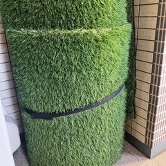 【引渡予定者決定】無料で差し上げます　ベランダ用人工芝　ロール　4メートル×2の画像