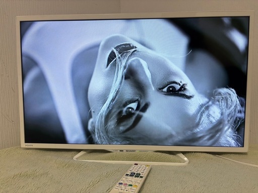 SHARP AQUOS 32V型液晶テレビLC-32W25 (グティエース) 六合のテレビ