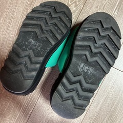 UGG もこもこサンダルの画像