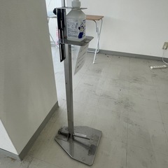 【値下げしました】足踏み式アルコール消毒スタンドの画像