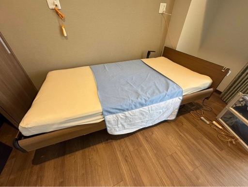 【美品】シングル リクライニング機能付き ベッド