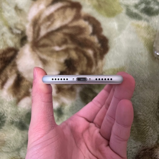 使用期間短 iPhone7 32GB SIMフリー