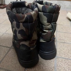 20センチのスノーブーツ　迷彩柄の画像