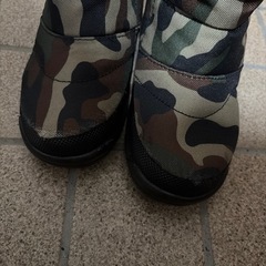 20センチのスノーブーツ　迷彩柄の画像
