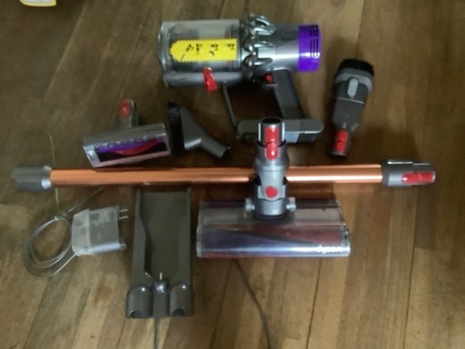 ダイソンV10 SV12 ジャンク品 (なつき) 中頭の生活家電《掃除機》の