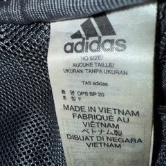 adidas リュックサックの画像