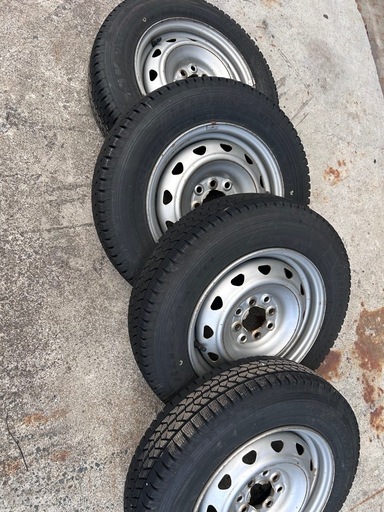 バン用スタッドレスホイル付き！155/80R14