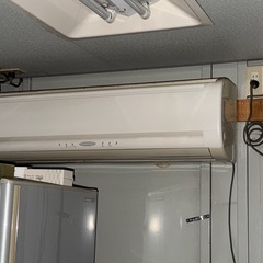 業務用エアコン200Vの画像