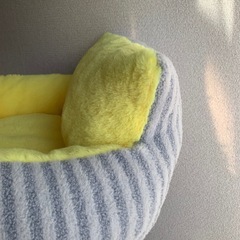 【新品未使用】ペットベッド 犬猫用 ふんわり 厚手 60×50cm（イエロー）の画像