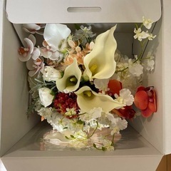 ブライダルブーケ（ブートニア付き）の画像