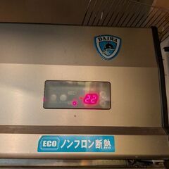 業務用冷蔵庫（右上下）冷凍庫（左上下）の画像