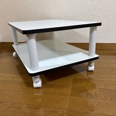 キャスター付きテレビ台の画像