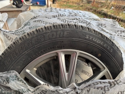 スタッドレスタイヤ 175/65R15