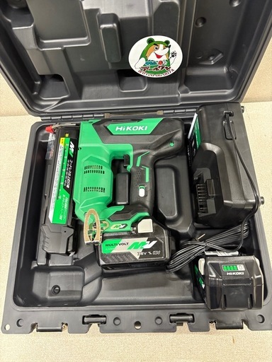 ?【電動工具】入荷！HiKOKI 36V 40㎜ 仕上釘打機 2バッテリ付【色々あります！地域最大! 電動工具高価買取&販売】