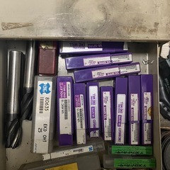 ⭐︎未開封⭐︎未使用⭐︎中古品　高級エンドミル　数百本以上あります❗️まとめて買取してくださる方は無料配送❗️(大阪府内のみ)の画像