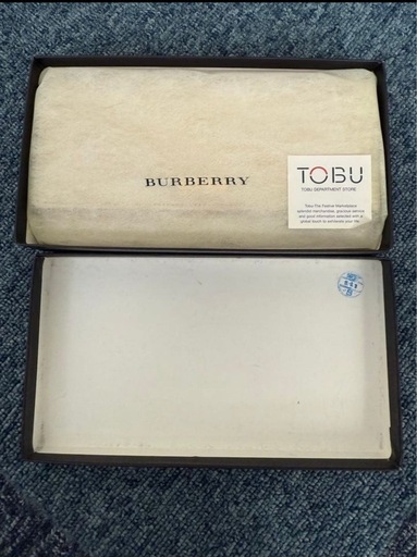 未使用 BURBERRY 長サイフ