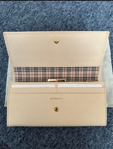 未使用 BURBERRY 長サイフ