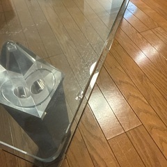 デザインガラステーブルの画像