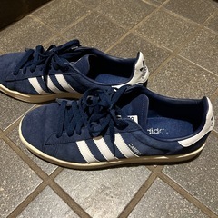 adidas スニーカー の画像
