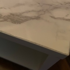 ベッドサイドテーブル？の画像