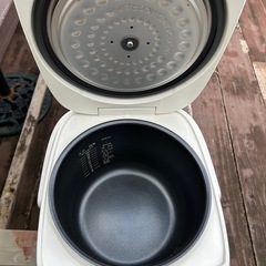 炊飯器の画像