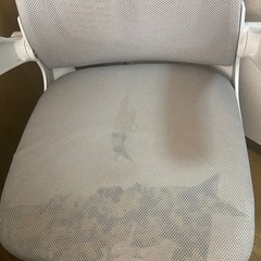 ゲーミングチェア グレーの画像